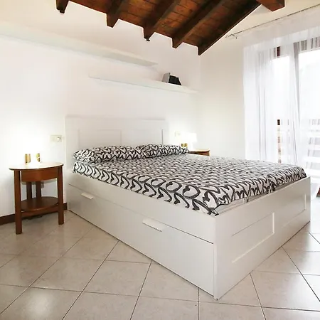 Casa vacanze Non Agibile Definitivamente