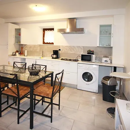 Non Agibile Definitivamente Casa vacanze Colico